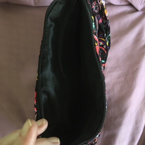 Super cute purse-lots of space! - Picture 3 of 6